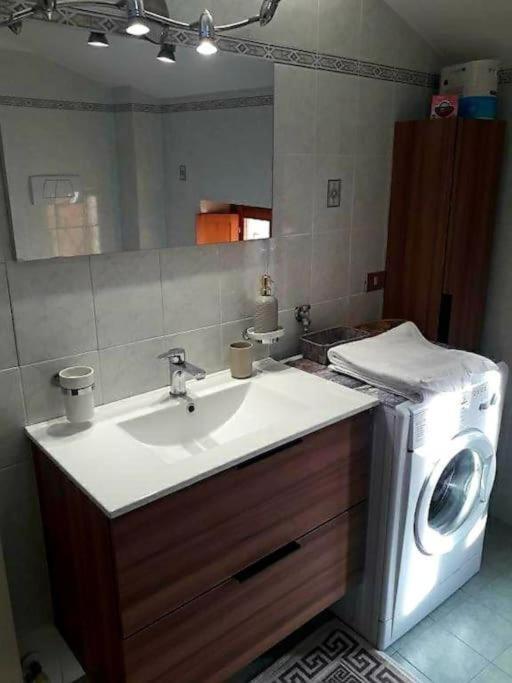 B&B Via Roma N. 12 Valfabbrica Luaran gambar
