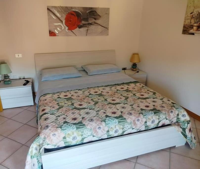 B&B Via Roma N. 12 Valfabbrica Luaran gambar