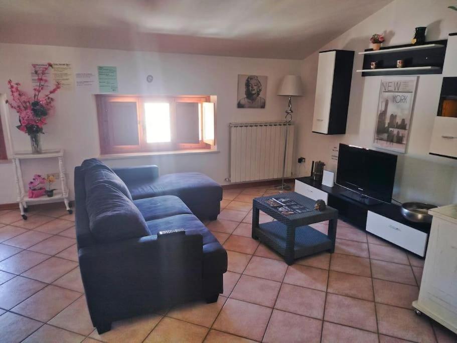 B&B Via Roma N. 12 Valfabbrica Luaran gambar